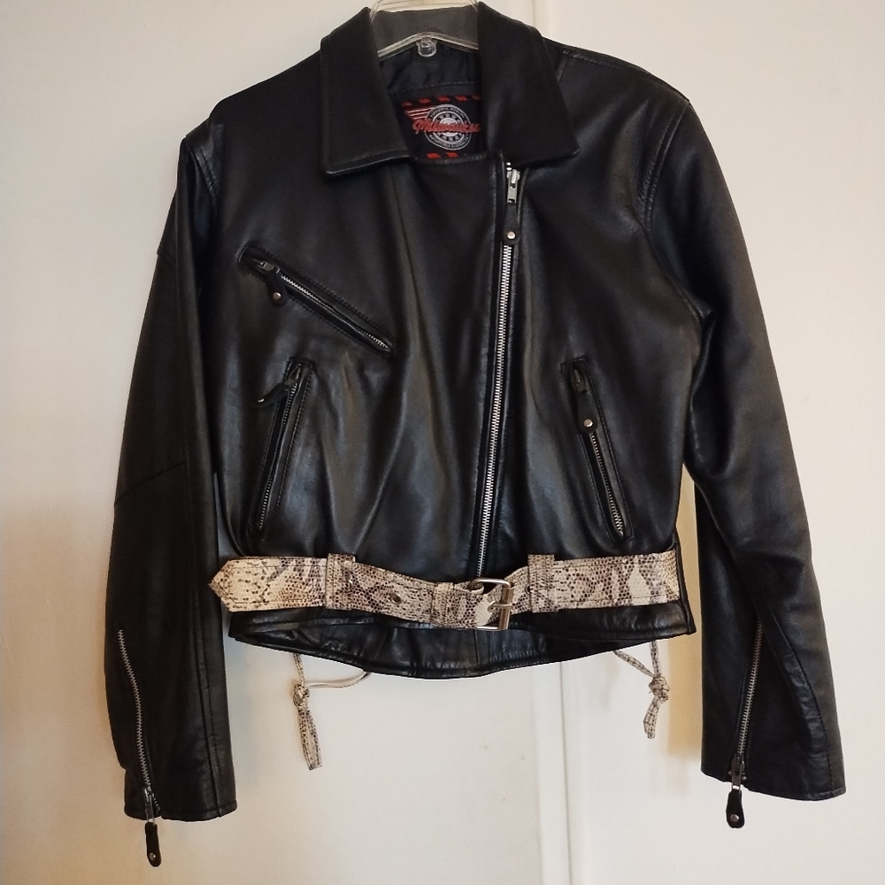 Milwaukee Black Leather Motorcycle Jacket Women’s Size Medium - Picture 14 of 16